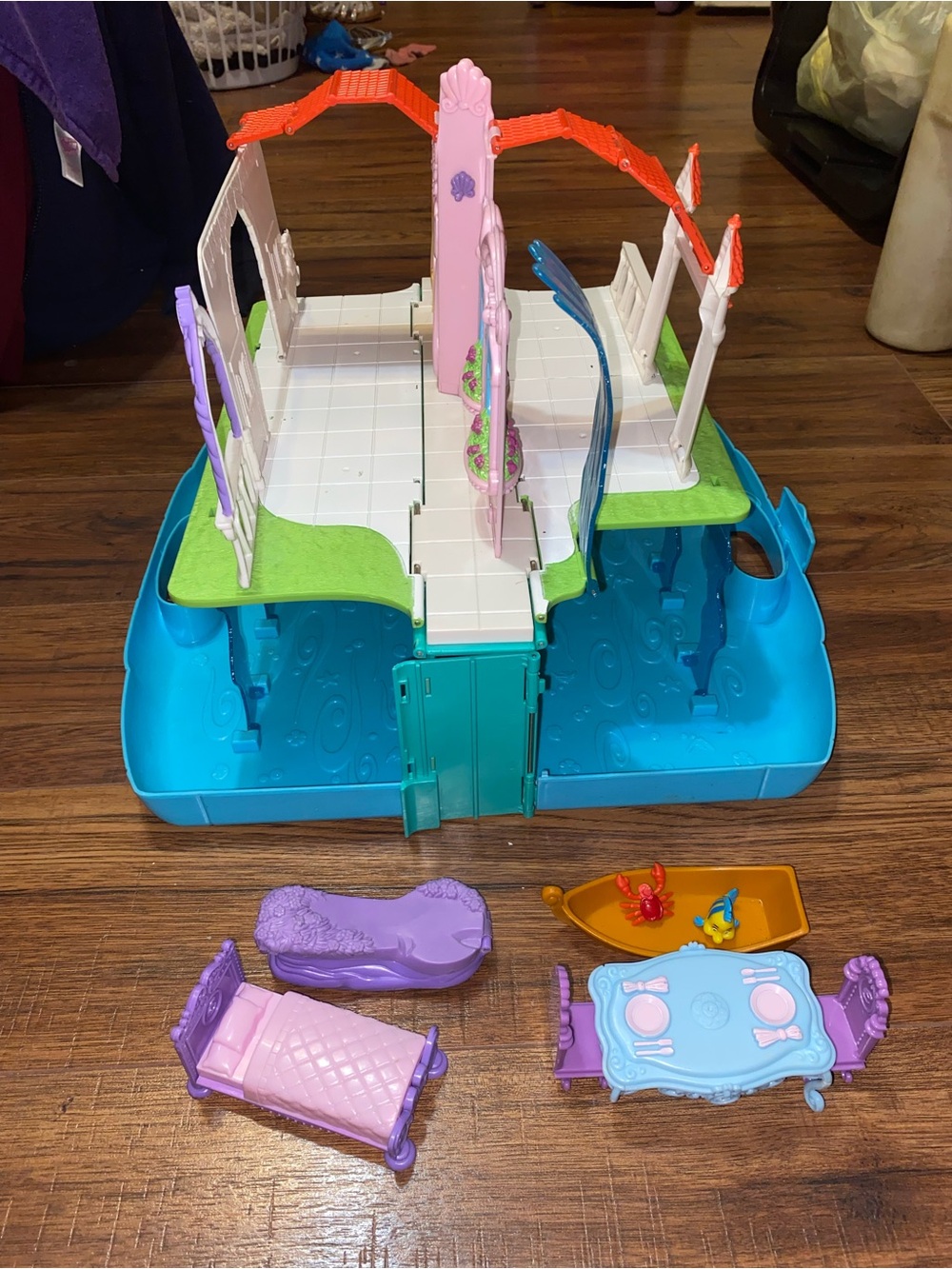 Disney Foldable Playset with Blue Base, Purple & Pink Accessories